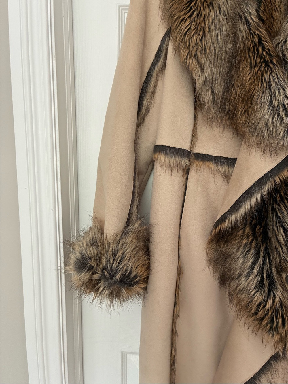 Black Rivet Faux Fur Suede Coat, Sz Large - Picture 4 of 15